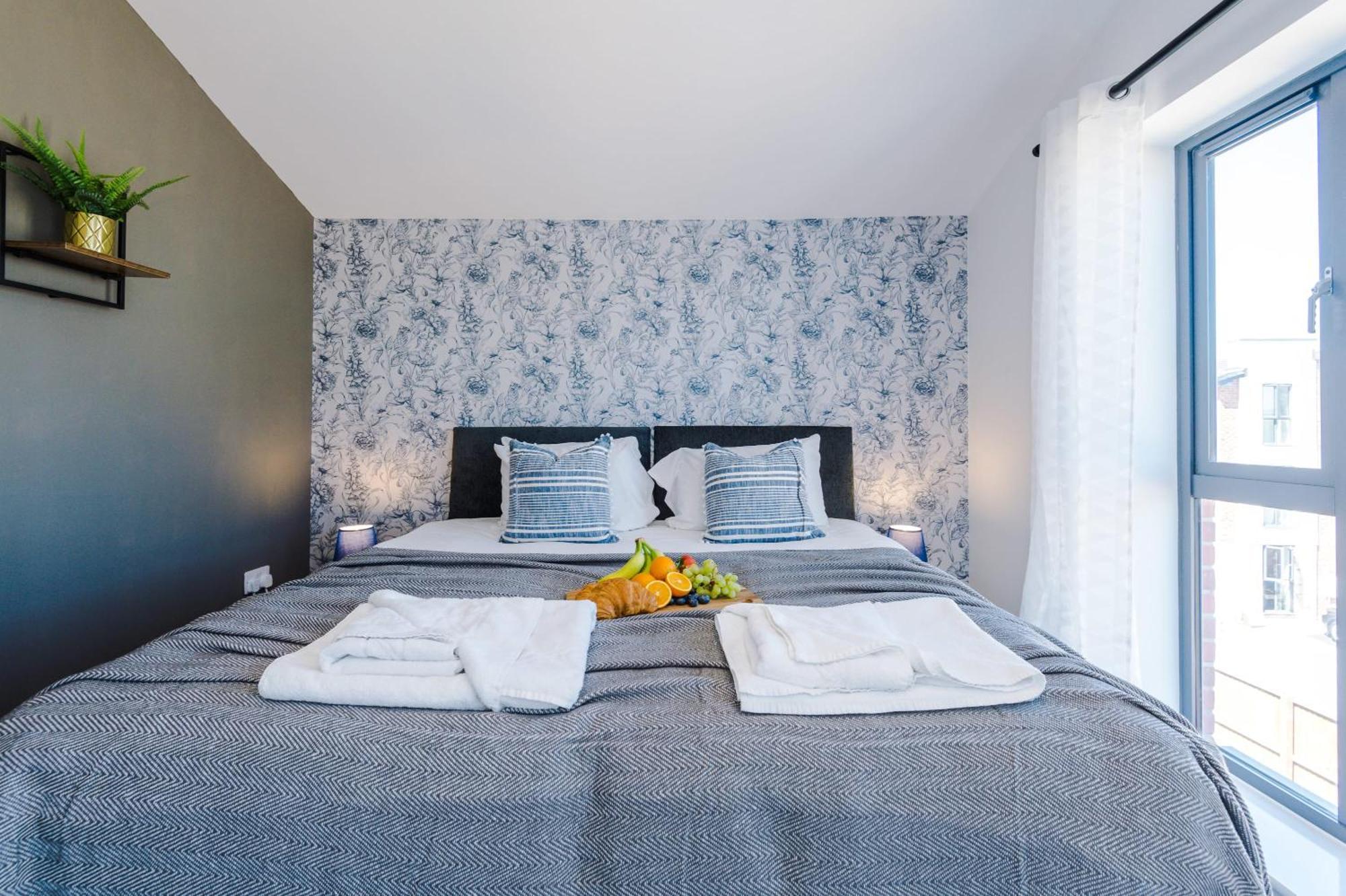 Rest&Recharge At Waterway House Villa Manchester Exteriör bild