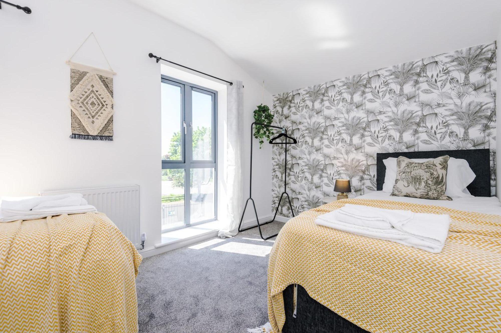 Rest&Recharge At Waterway House Villa Manchester Exteriör bild