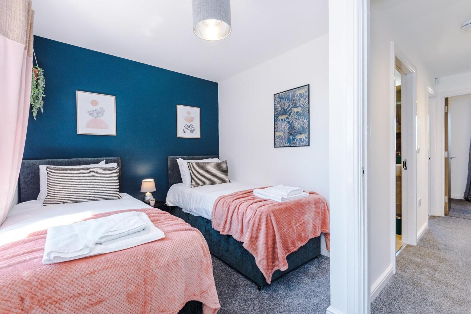 Rest&Recharge At Waterway House Villa Manchester Exteriör bild