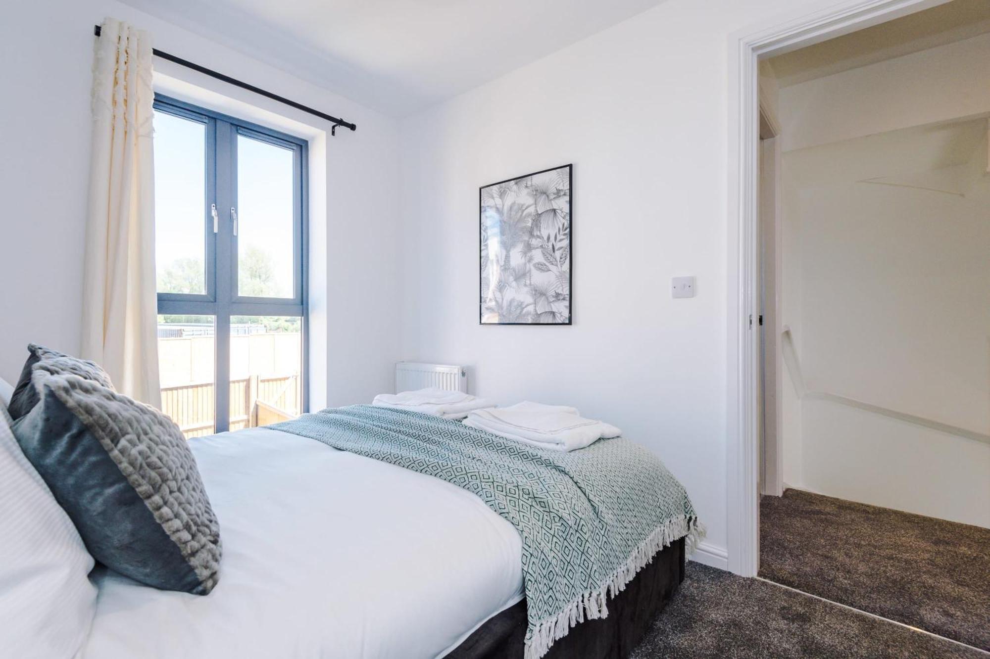 Rest&Recharge At Waterway House Villa Manchester Exteriör bild