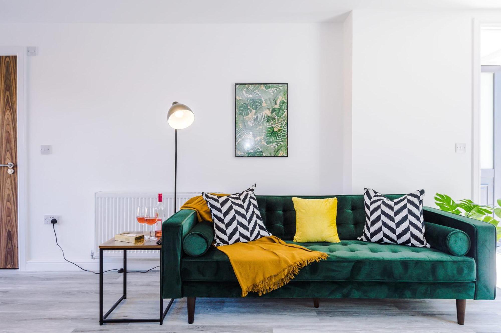 Rest&Recharge At Waterway House Villa Manchester Exteriör bild
